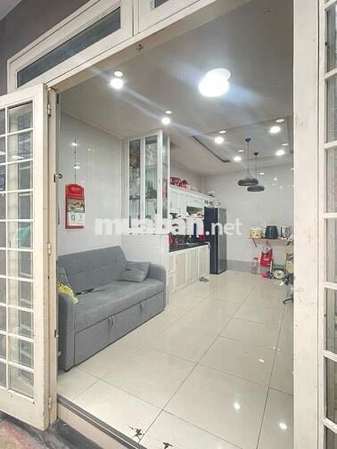 Cho thuê nhà nguyên căn đầy đủ nội thất – trung tâm Quận 10