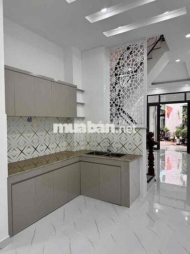 Nhà mới xây 4 tầng Âu Dương Lân, 4pn,5Wc, nở hậu
