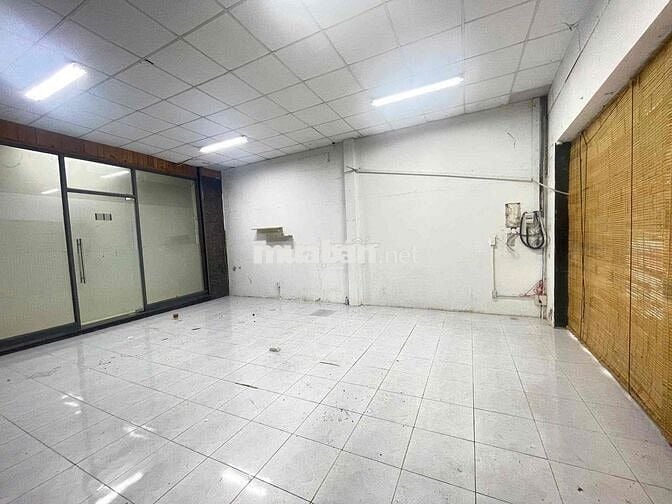 mặt tiền nhà xưởng 600m2 lưu thông thuận tiền gần đường Hà Huy Giáp