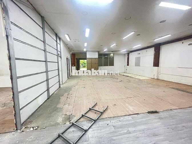 mặt tiền nhà xưởng 600m2 lưu thông thuận tiền gần đường Hà Huy Giáp
