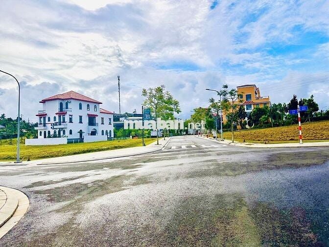 ĐẤT NGHỈ DƯỠNG 349m2 đường Nguyễn Bá Ngọc