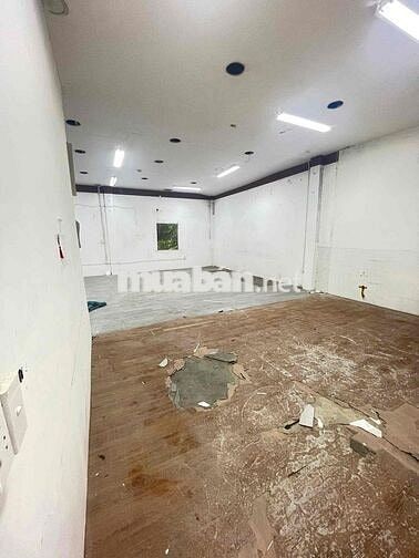 mặt tiền nhà xưởng 600m2 lưu thông thuận tiền gần đường Hà Huy Giáp
