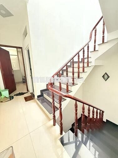[NHÀ PHỐ SÁT CẦU BÔNG] GIA ĐÌNH 5 NGƯỜI - LÊ VĂN DUYỆT - 50m2- NHỈN 5Đ