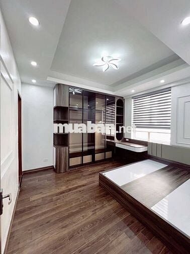 Bán chung cư cao cấp khu Lê Văn Lương 3 ngủ, giá nhỉnh 70tr/m.