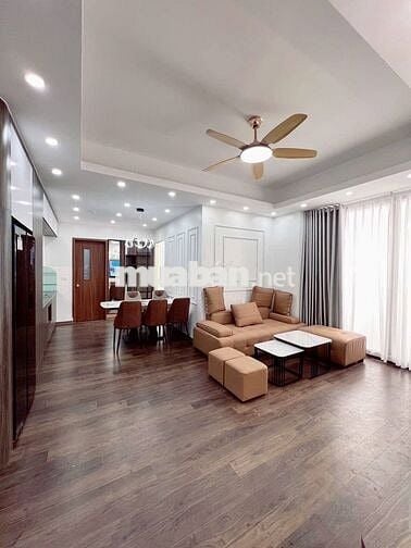 Bán chung cư cao cấp khu Lê Văn Lương 3 ngủ, giá nhỉnh 70tr/m.