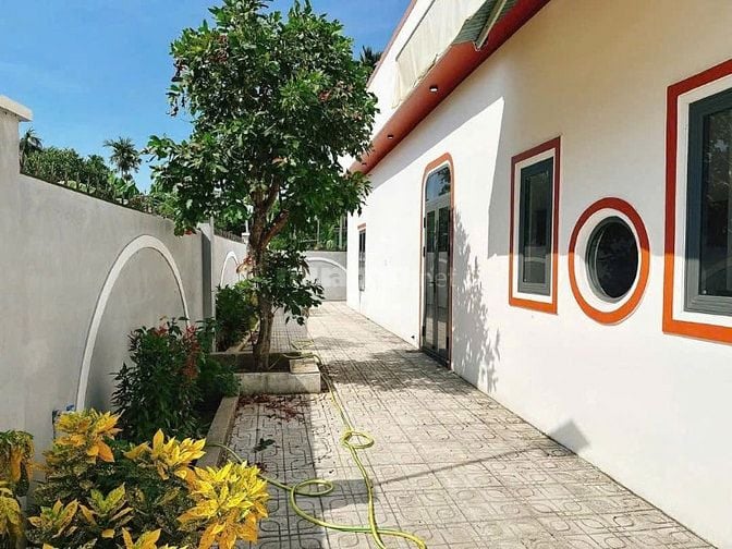 Bán gấp nhà 2 mặt tiền SHR kế bên Nhà thờ giáo xứ BC giá 1 tỷ 070 TL