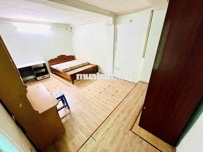 Bán nhà tập thể phố Tạ Quang Bửu nhà đẹp nguyên bản 80m T2 giá nhỉnh 4