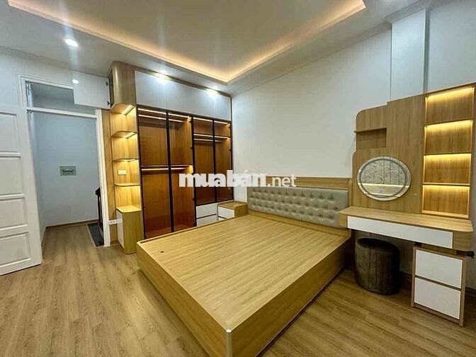 BÁN NHÀ phố Bùi Xương Trạch, Thanh Xuân, DT:33m2 x 4 Tầng, ngõ rộng