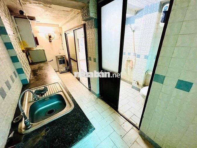 Bán nhà tập thể phố Tạ Quang Bửu nhà đẹp nguyên bản 80m T2 giá nhỉnh 4