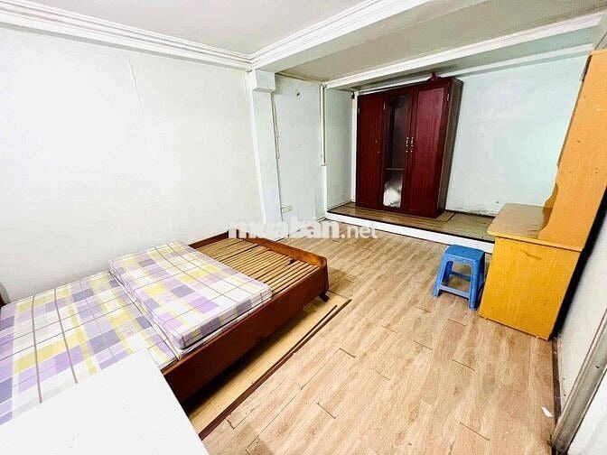 Bán nhà tập thể phố Tạ Quang Bửu nhà đẹp nguyên bản 80m T2 giá nhỉnh 4