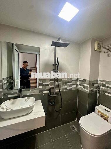 BÁN NHÀ phố Bùi Xương Trạch, Thanh Xuân, DT:33m2 x 4 Tầng, ngõ rộng
