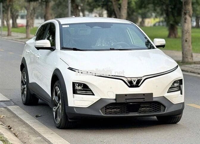 VF6 Plus Vin 2025 sẵn xe giao ngay