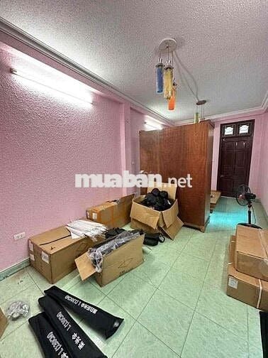 Bán Nhà Lê Trọng Tấn, DT: 40m², Lô Góc, Ô Tô Đỗ Cửa, Giá 12.5 Tỷ