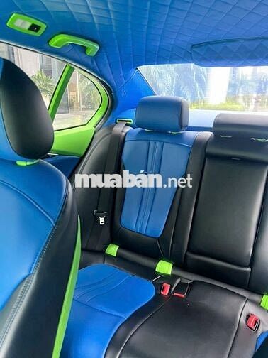 VinFast Lux A2.0 2021 2.0 AT - 900000 km