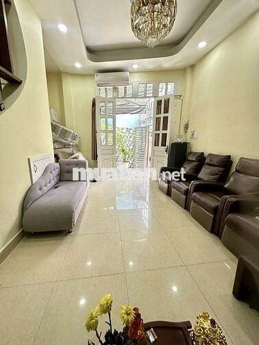 NHÀ TÔN ĐẢN Q4- 50m2 - 3 LẦU- SÁT MT- GIÁ 6 TỶ NHỈNH