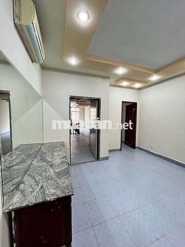 Cho thuê nhà có thang máy 6x20. 4 Tấm 6 phòng giá 35 Triệu