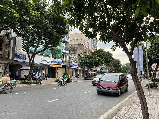 CƠ HỘI HIẾM – NHÀ MẶT TIỀN TRẦN MINH QUYỀN, QUẬN 10 – DÒNG TIỀN 50TR/T