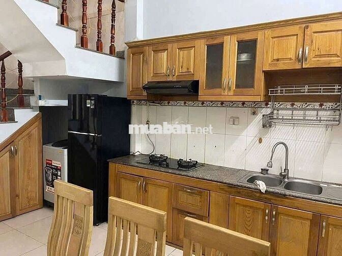 Cho thủe nhà gần ngã tư chiẻu liêu có nội thâtz