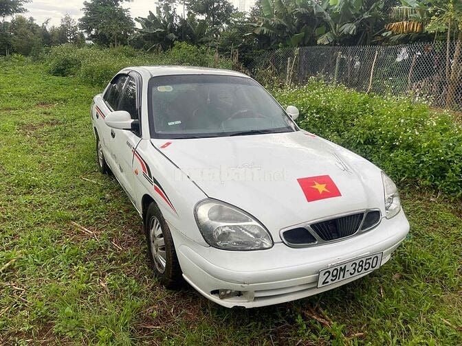 Daewoo Nubira 2000 1.6 SE MT - 999999 km