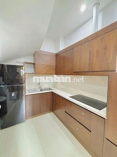 Bán Nhà Trương Định 17M x 5T,MT: 3,3M Giá 5,2 Tỷ. Ngõ nông, 30m ra phố