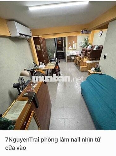 cần sang lại tiệm nail ngay tại Nguyễn Trãi Q1. 82m2. 2 tầng.