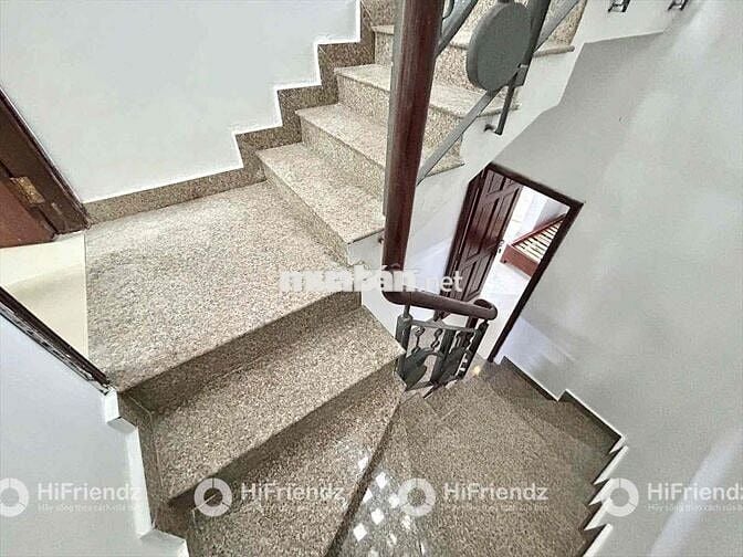 CHO THUÊ NHÀ 3 LẦU 4PN 200M2 KHU SÂN BAY - ĐƯỞNG HẺM OTO