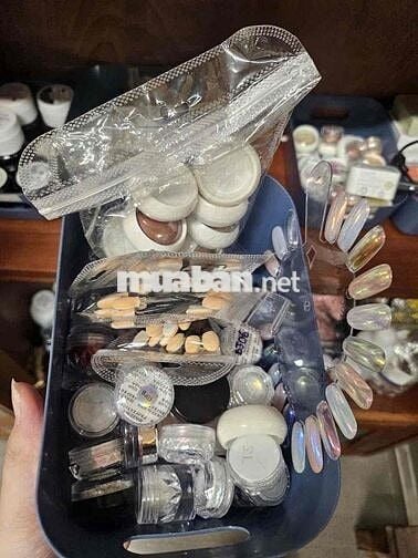 cần sang lại tiệm nail ngay tại Nguyễn Trãi Q1. 82m2. 2 tầng.