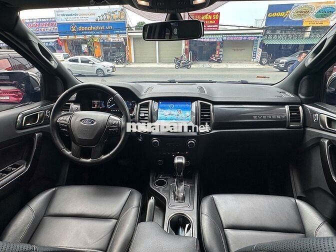 Ford Everest Titanium 2021 4x2 bảo hành2026 vay70%