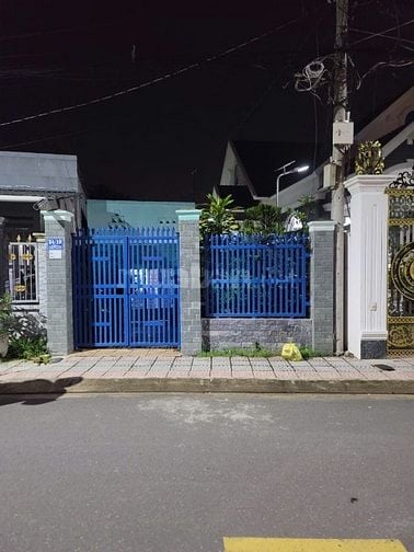 Bán nền và nhà cấp 4 đường Công Binh