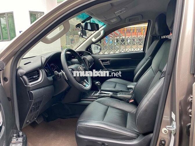 Toyota Fortuner 2.4AT 4x2 sx 2022 màu nâu xe đẹp