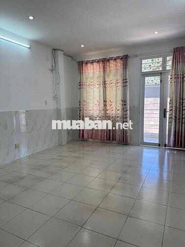 BÁN  NHÀ 4 TẦNG 1 TUM TRUNG TÂM NHA TRANG  Cách  đường 2/4, chỉ 15mét