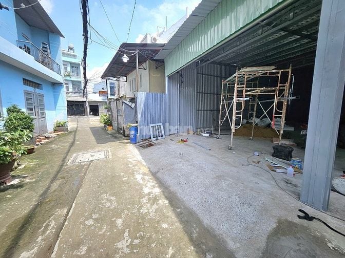 Cho thuê xưởng Phường Đông Hưng Thuận, Quận 12, DT 12x18m, giá 18tr/th