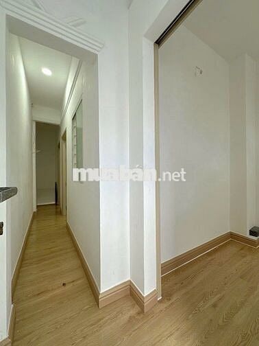 Bán nhà mặt tiền Bùi Đình Tuý, Bình Thạnh, 21.9m2, 2 tầng BTCT