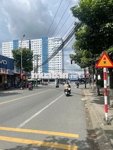Bán nhà lầu trệt Tân Đông Hiệp, Dĩ An, Bình Dương (3T750)