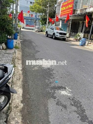 Bán nhà lầu trệt Tân Đông Hiệp, Dĩ An, Bình Dương (3T750)