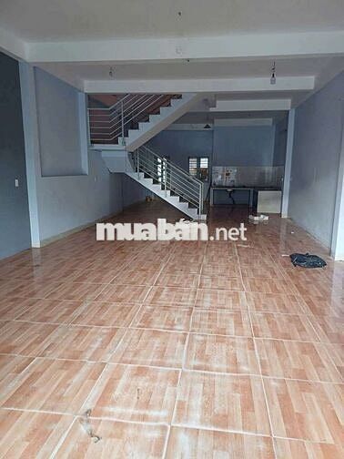 Nhà 1 lầu 2 phòng ngủ 6×19 phòng khách trống suốt