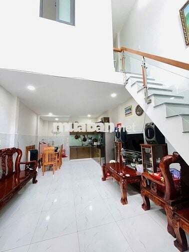 BÁN NHÀ SHR Ở GẦN NGÃ TƯ GA Q12. GIÁ : 3,65  TỈ