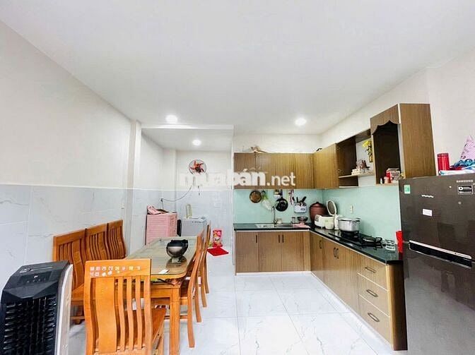 BÁN NHÀ SHR Ở GẦN NGÃ TƯ GA Q12. GIÁ : 3,65  TỈ