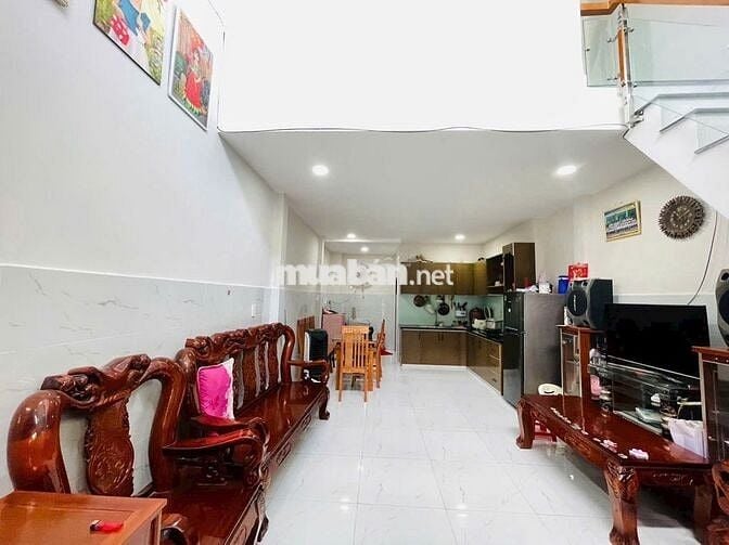 BÁN NHÀ SHR Ở GẦN NGÃ TƯ GA Q12. GIÁ : 3,65  TỈ