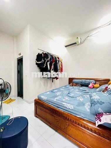 BÁN NHÀ SHR Ở GẦN NGÃ TƯ GA Q12. GIÁ : 3,65  TỈ