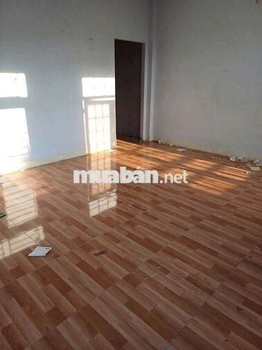 Nhà 1 lầu 2 phòng ngủ 6×19 phòng khách trống suốt