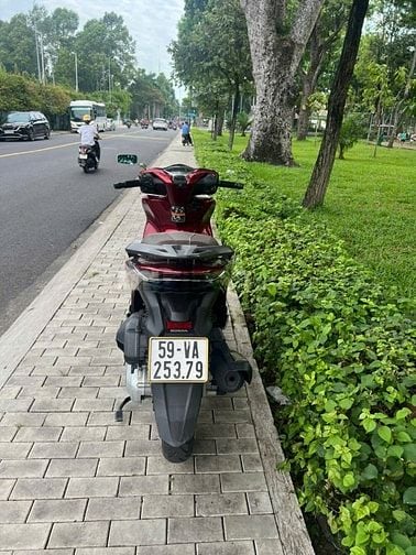 Cần bán xe Honda SH 160i ABS – màu đỏ, 2023, xe gia đình, còn mới 99%