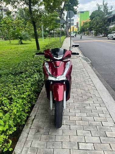 Cần bán xe Honda SH 160i ABS – màu đỏ, 2023, xe gia đình, còn mới 99%