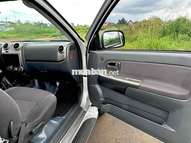 Isuzu Dmax 2008 - 148000 km