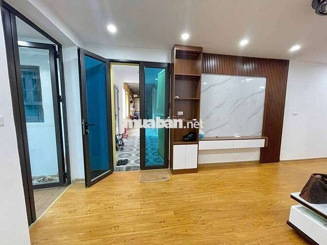 Căn hộ tập thể siêu rộng - đẹp - rẻ, tiện cho SV khu vực Cầu Giấy