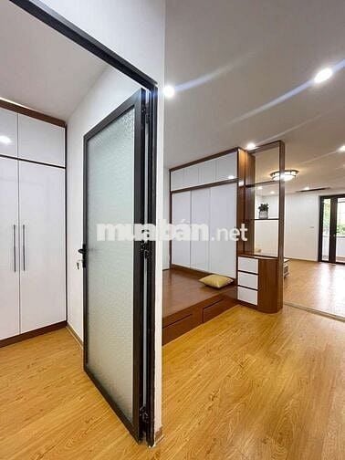 Căn hộ tập thể siêu rộng - đẹp - rẻ, tiện cho SV khu vực Cầu Giấy