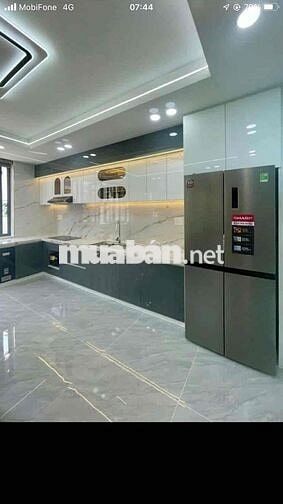 nhà trệt lửng 2 lầu 4pn 5 wc đg lê thị riêng