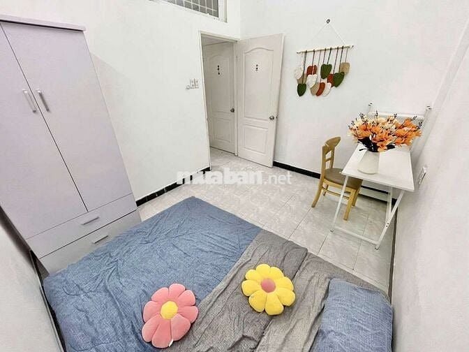 2PN Tách Bếp Cửa Sổ Rộng Thoáng, Trung Tâm Phú Nhuận.