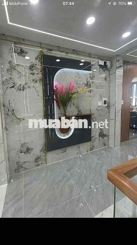 nhà trệt lửng 2 lầu 4pn 5 wc đg lê thị riêng