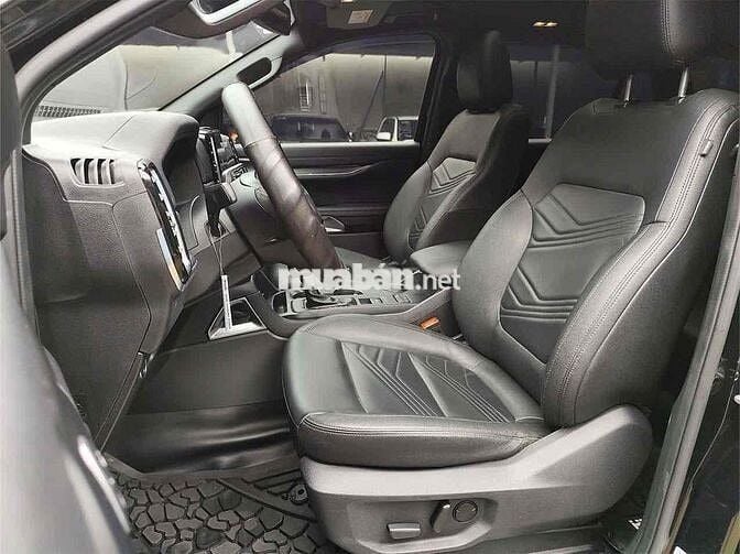 Ford Everest 2023 Titanium 2.0 AT 4x2 - 28000 km